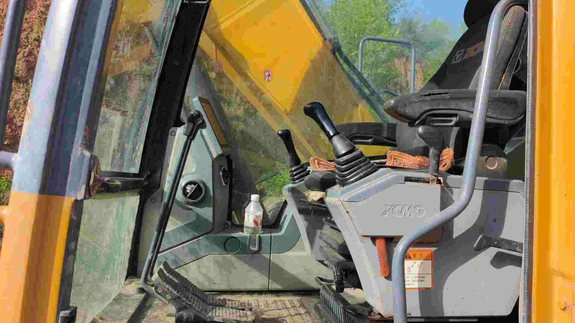Buy XCMG XE215DA Used Excavator / 6