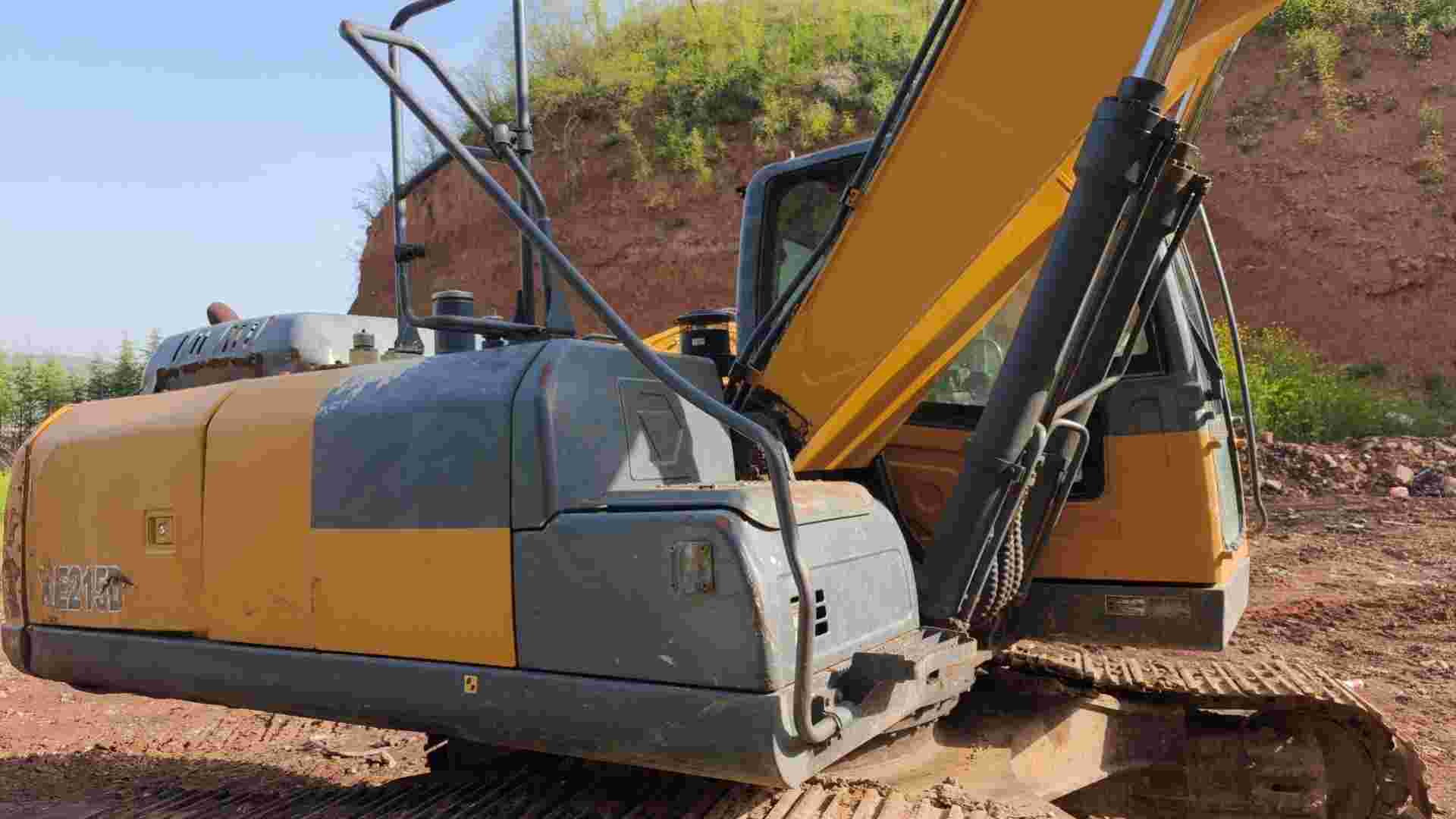 Buy XCMG XE215DA Used Excavator / 14