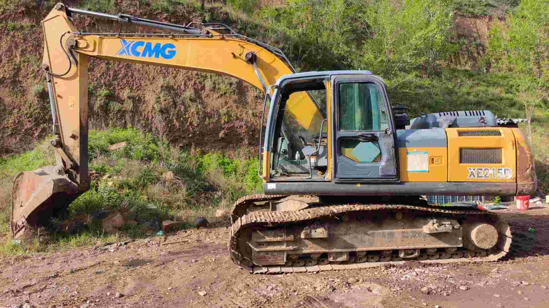 Buy XCMG XE215DA Used Excavator / 4
