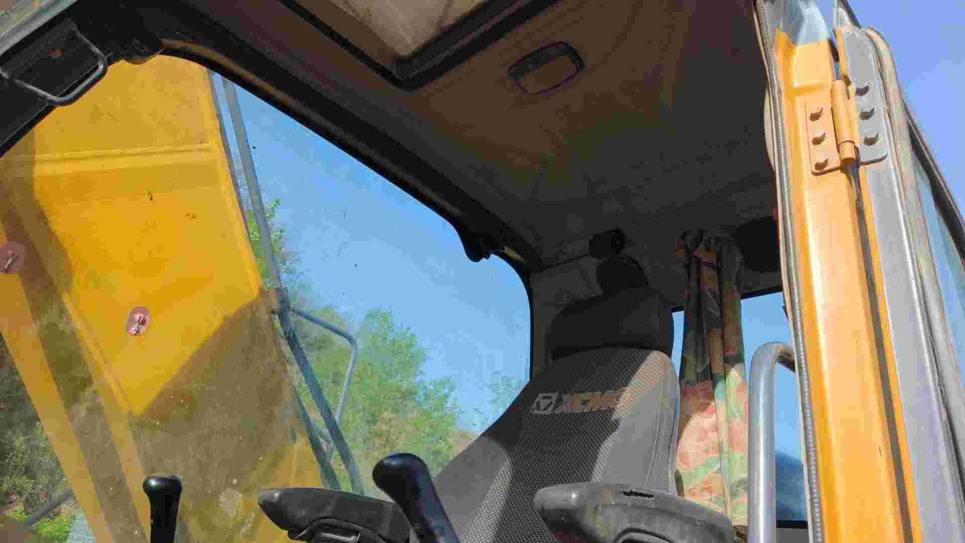 Buy XCMG XE215DA Used Excavator / 7