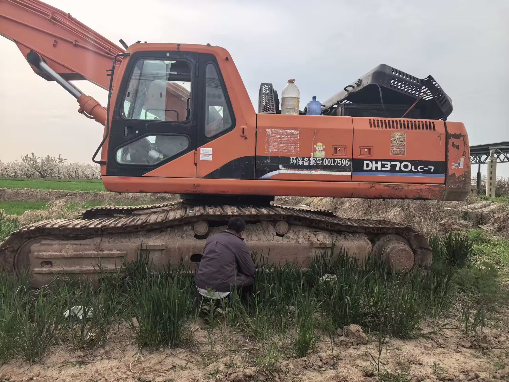 Buy Doosan DH370LC-7 Used Excavator / 6