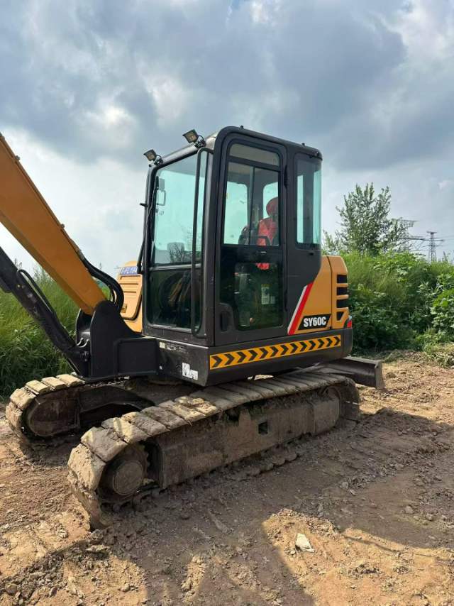 Buy Sany SY60C Used Excavator / 2