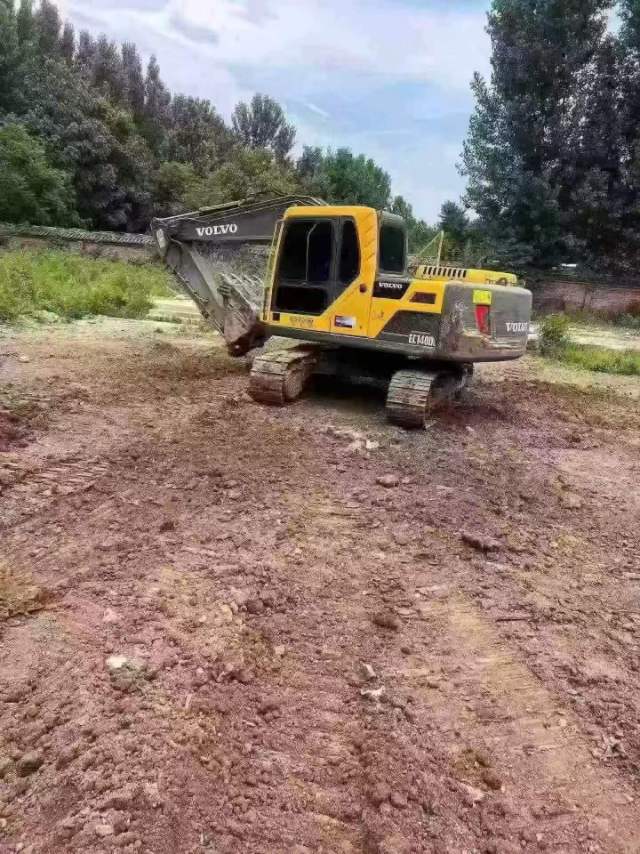 Buy Volvo EC140B Used Excavator / 3