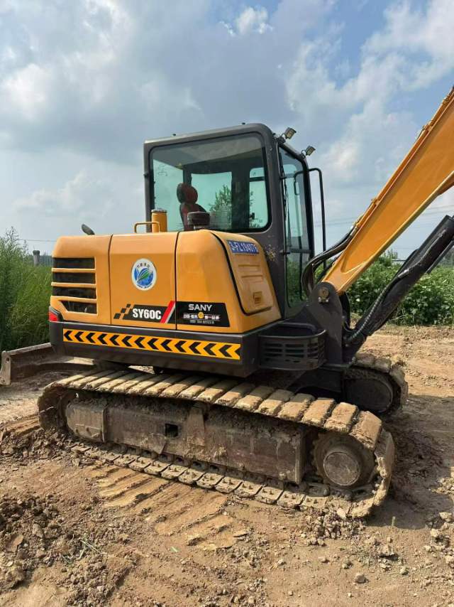 Buy Sany SY60C Used Excavator / 3