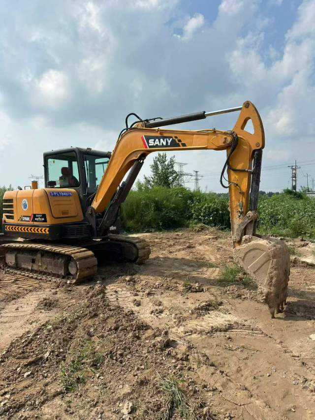 Buy Sany SY60C Used Excavator / 4