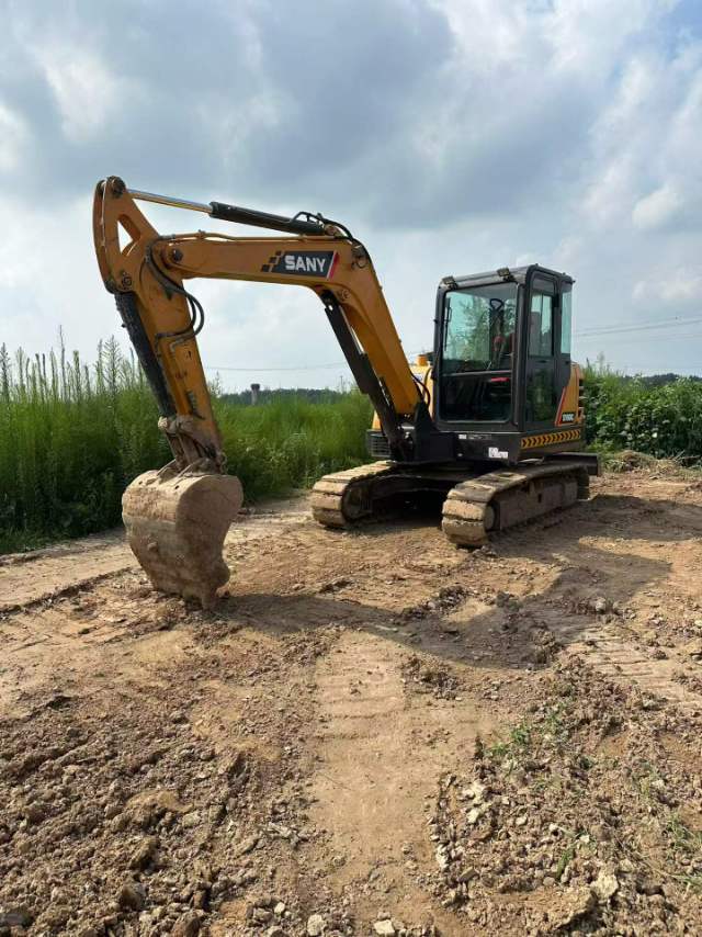 Buy Sany SY60C Used Excavator / 9