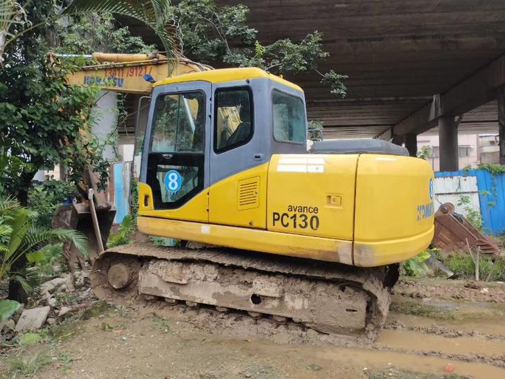 Buy Komatsu PC130-7 Used Excavator / 1