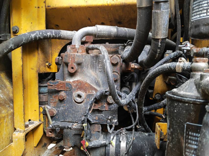 Buy Komatsu PC130-7 Used Excavator / 8