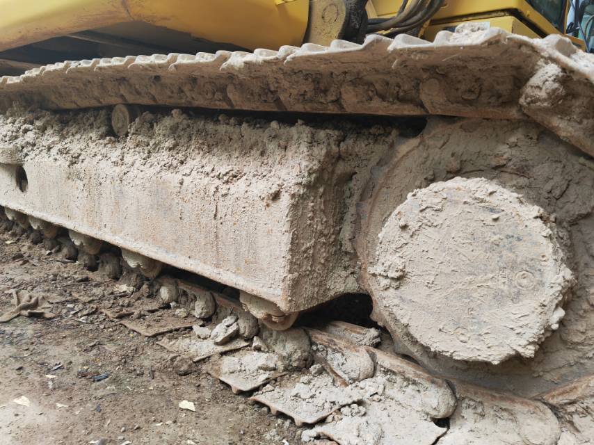 Buy Komatsu PC130-7 Used Excavator / 9