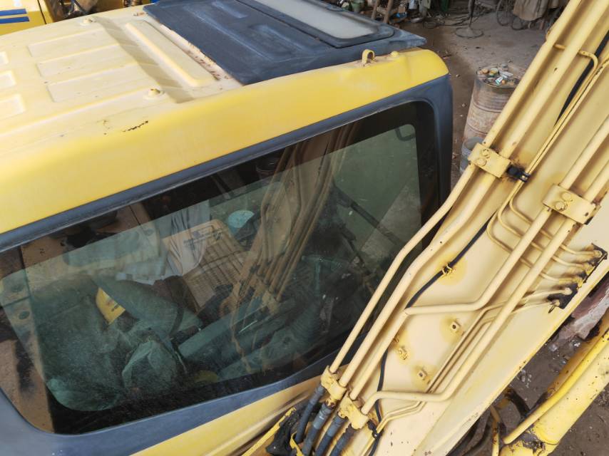 Buy Komatsu PC130-7 Used Excavator / 4