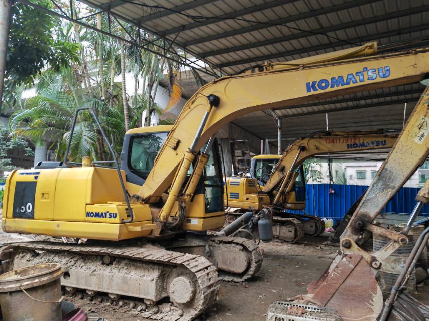 Buy Komatsu PC130-7 Used Excavator / 3
