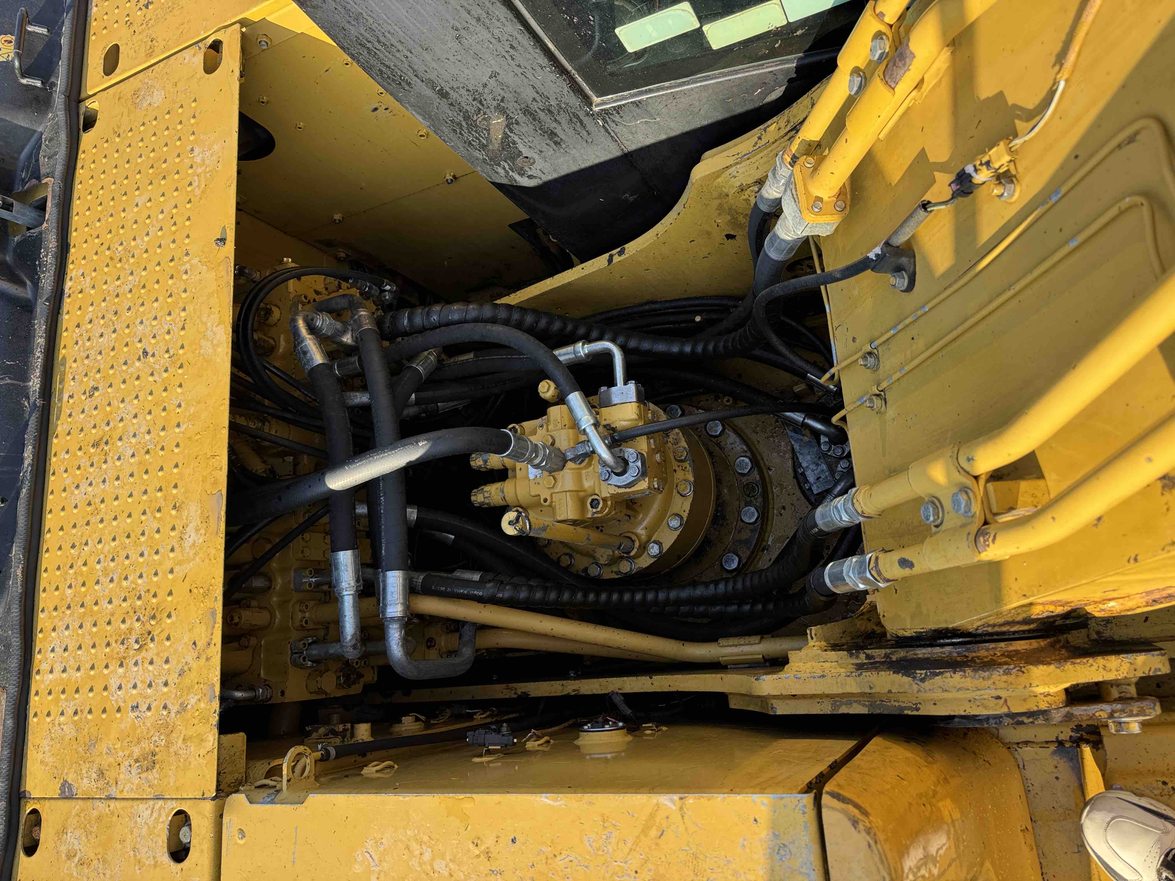 Buy Caterpillar 323D Used Excavator / 6