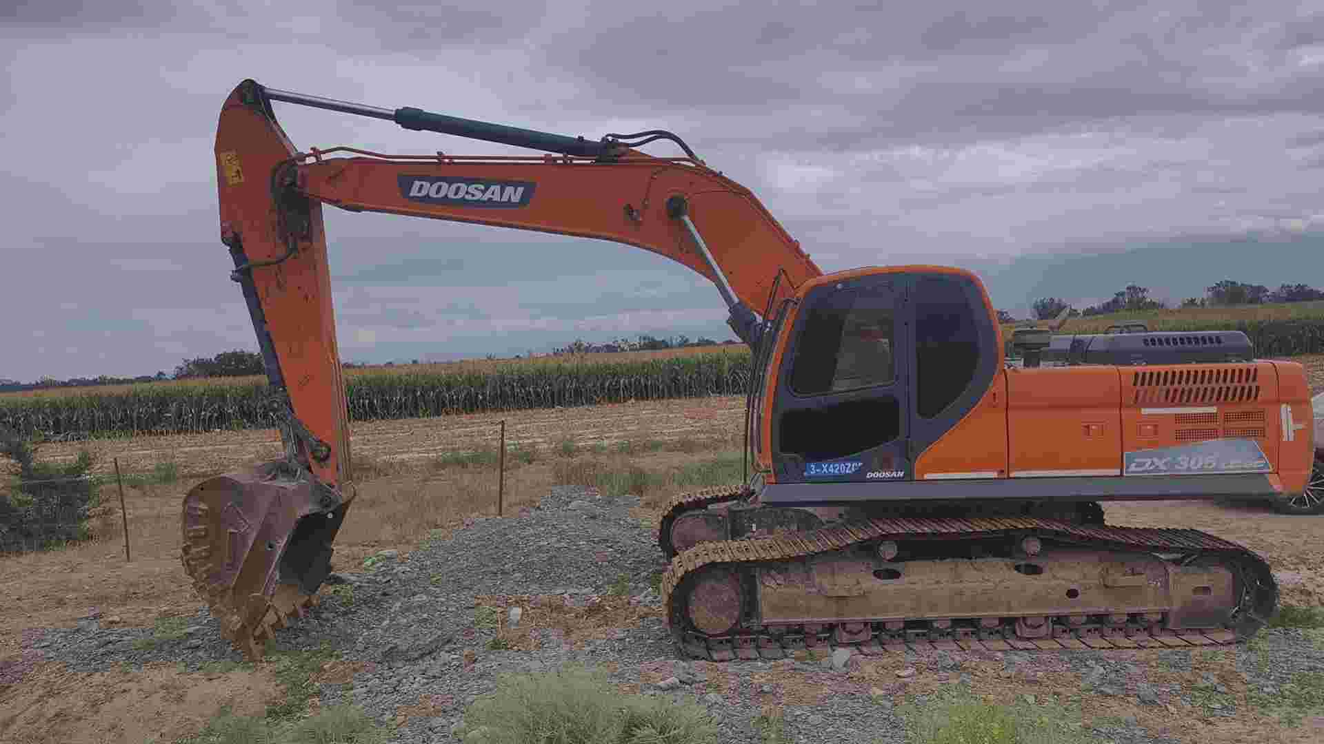 Buy Doosan 60-7 Used Excavator / 2