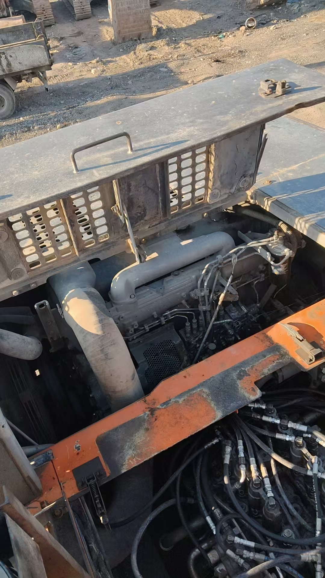 Buy Hitachi EX60 Used Excavator / 15