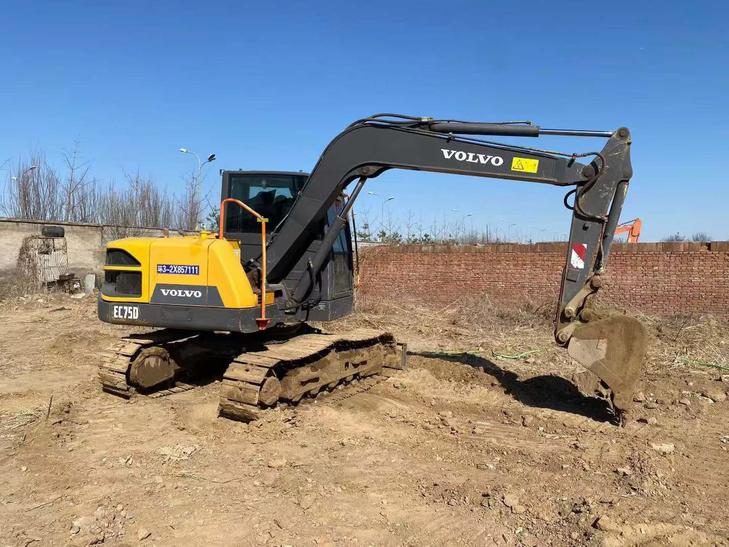 Buy Volvo Used Excavator / 1