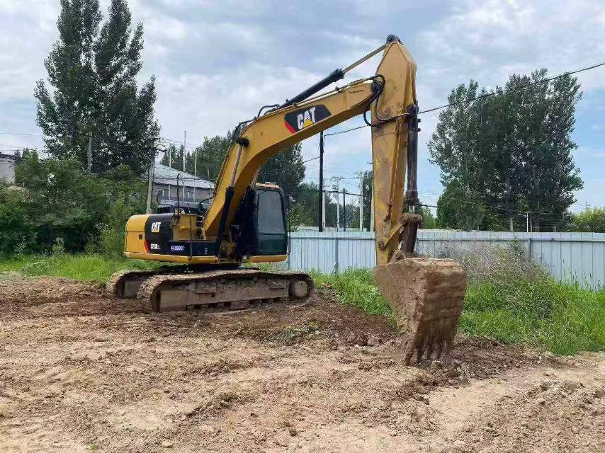 Buy Caterpillar 318DL Used Excavator / 5