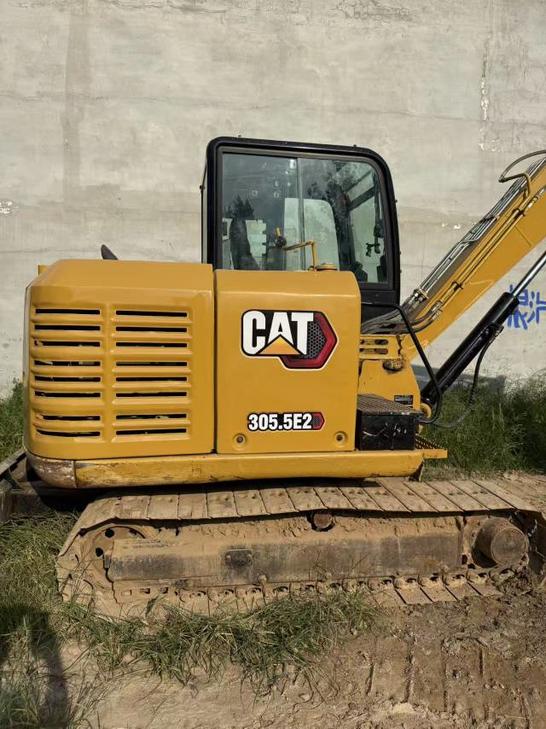 Buy Caterpillar 305.5E2 Used Excavator / 1