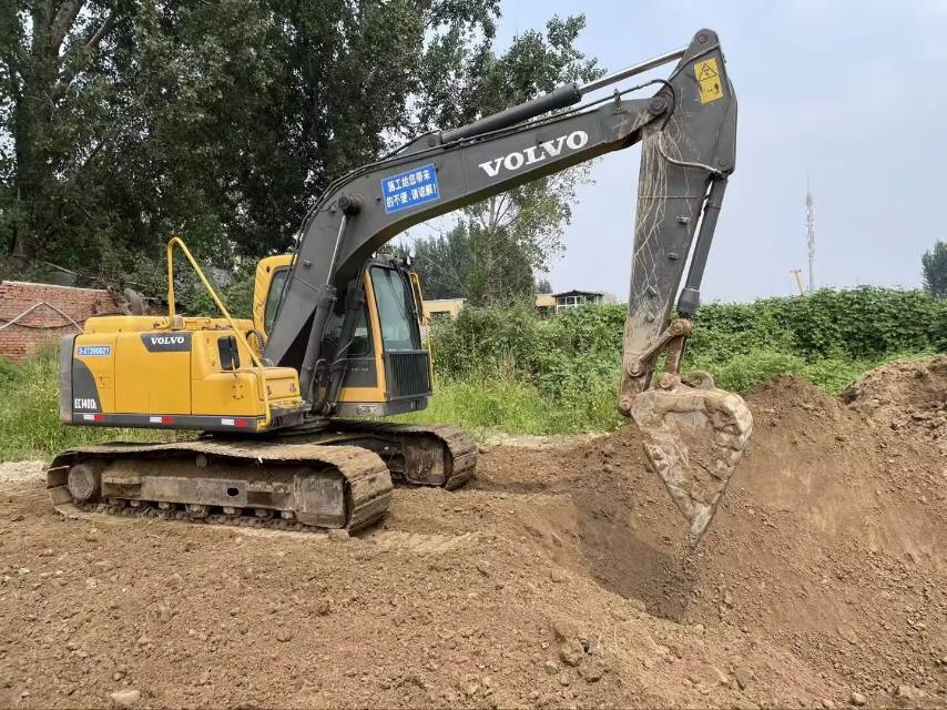 Buy Volvo EW140B Used Excavator / 4