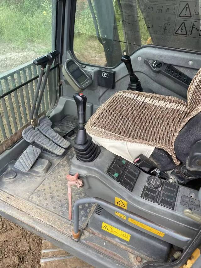 Buy Volvo EW140B Used Excavator / 3