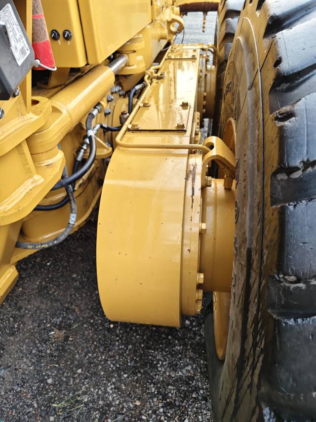Buy Caterpillar 160K Used Loader / 7