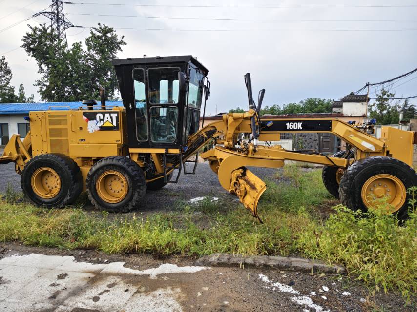 Buy Caterpillar 160K Used Loader / 4