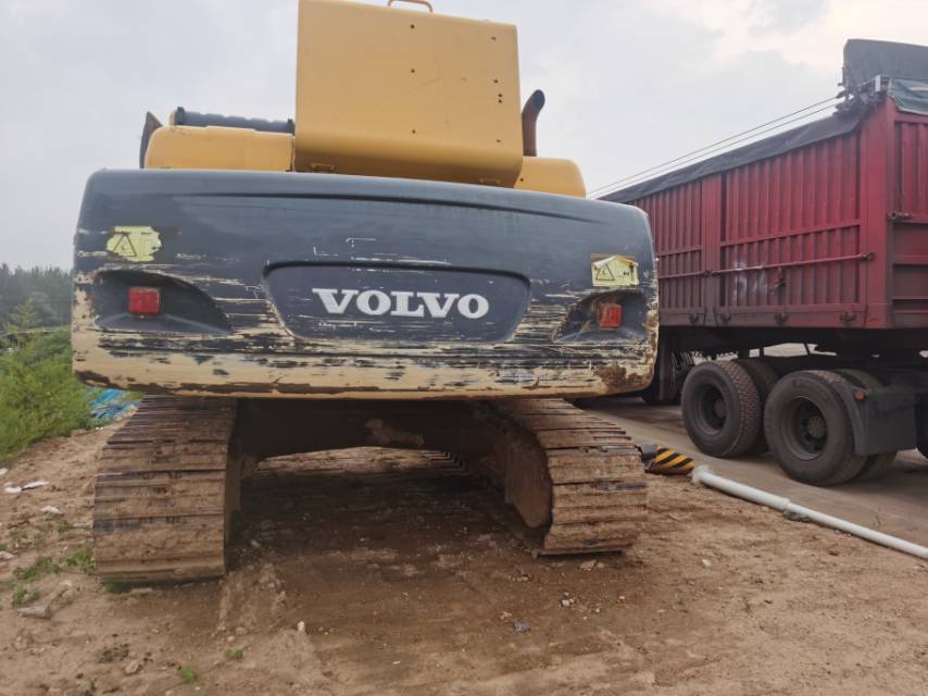 Buy Volvo 240BLC Used Excavator / 6