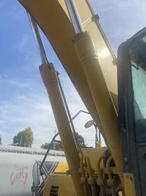 Buy Komatsu PC220-7 Used Excavator / 9 Buy Komatsu PC220-7 Used Excavator / 9