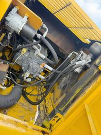 Buy Kato HD512R Used Excavator / 7 Buy Kato HD512R Used Excavator / 7