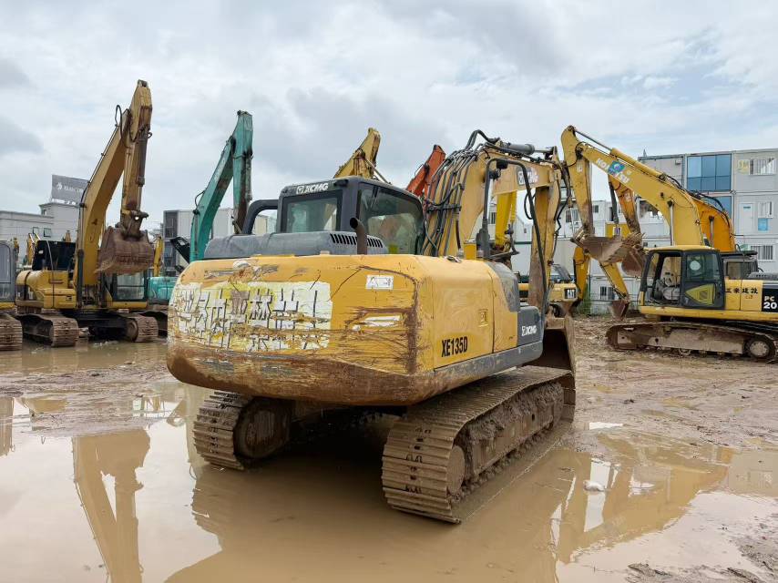 Buy XCMG XE135D Used Excavator / 3