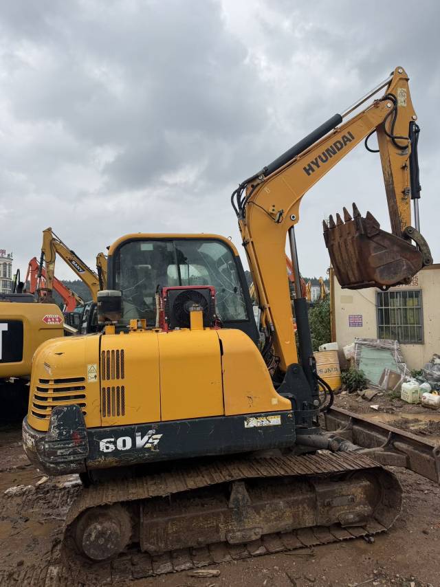 Buy Hyundai HX60 Used Excavator / 9