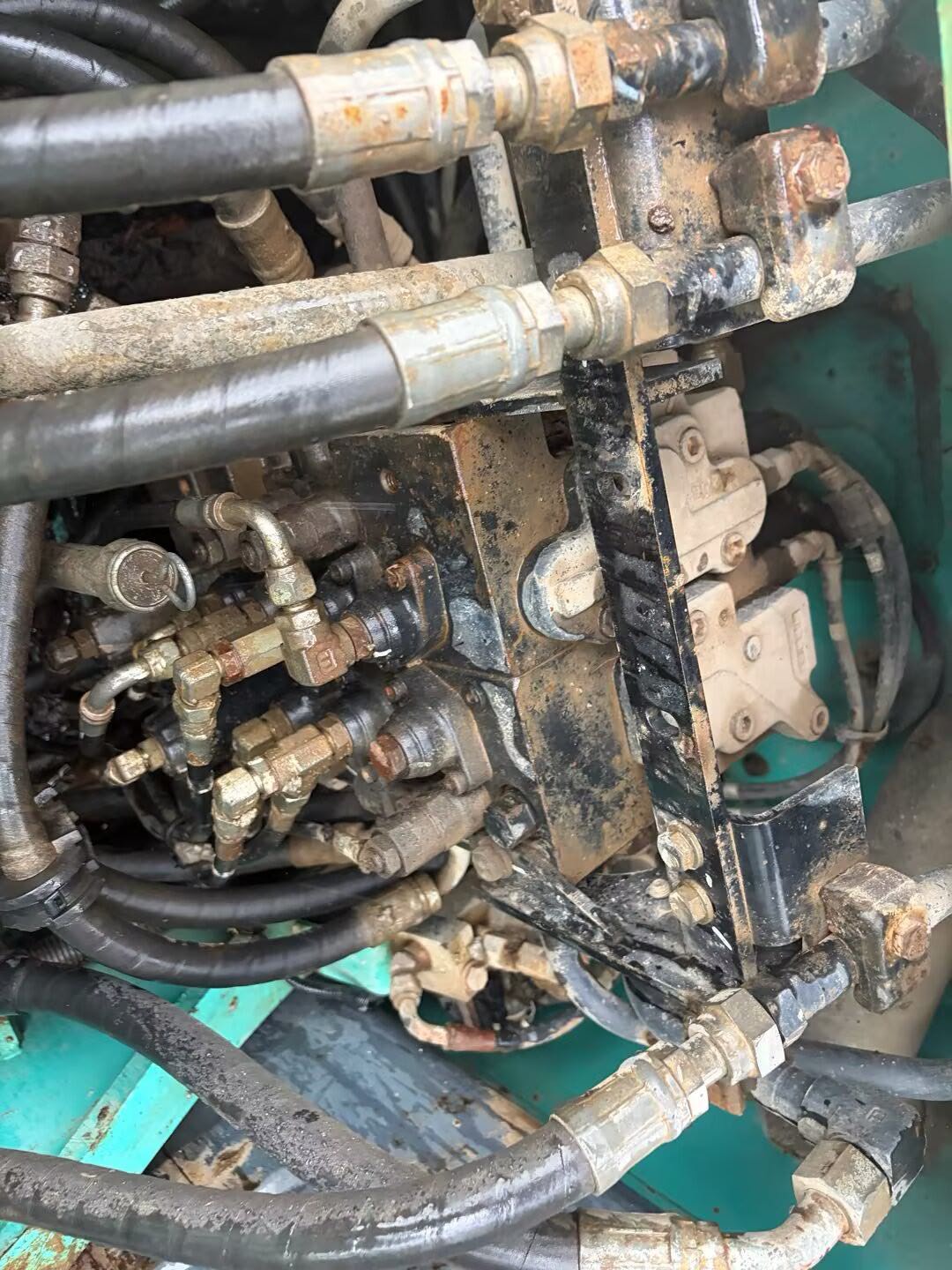 Buy Kobelco 130UR Used Excavator / 7