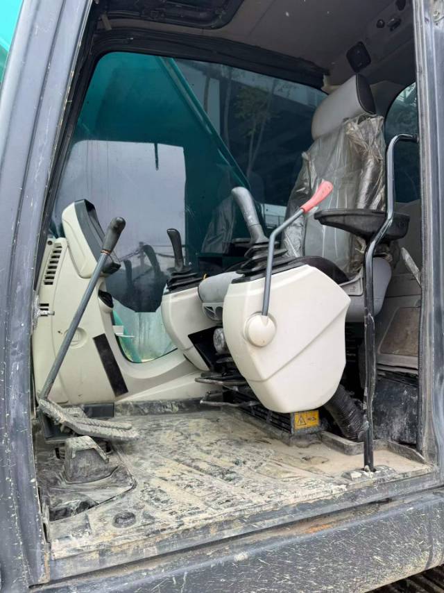Buy Kobelco 210LC-9 Used Excavator / 8 Buy Kobelco 210LC-9 Used Excavator / 8