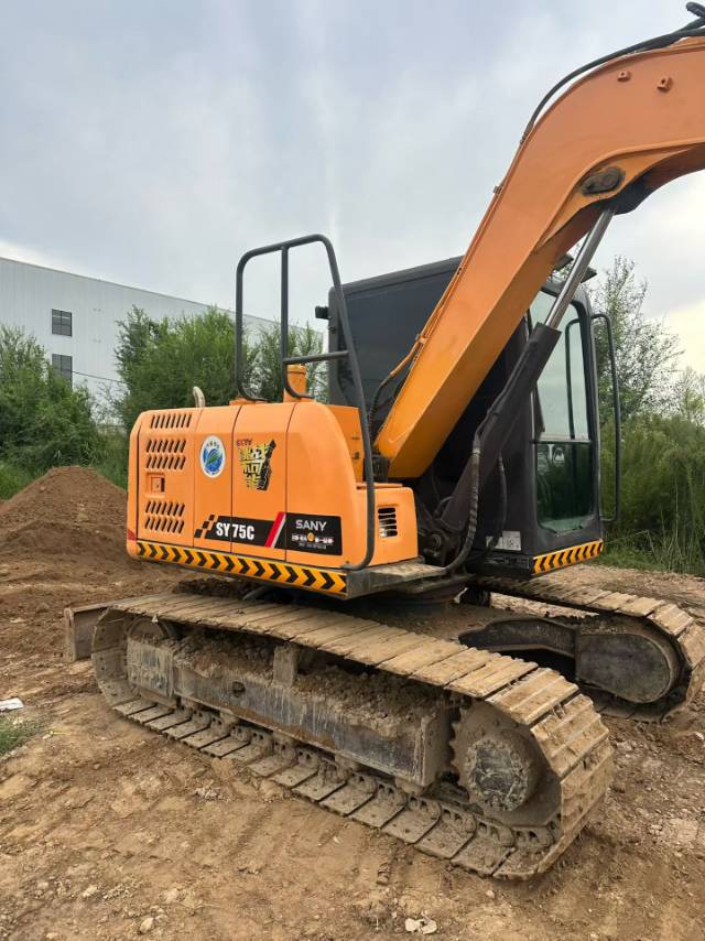 Buy Sany SY75C Used Excavator / 2