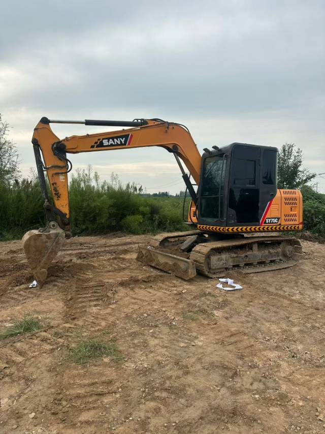 Buy Sany SY75C Used Excavator / 9