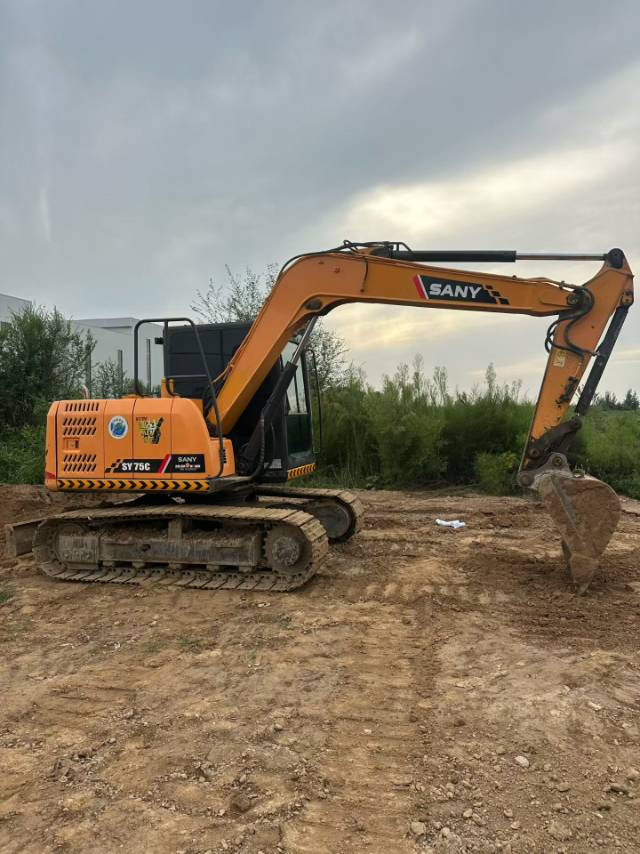 Buy Sany SY75C Used Excavator / 3