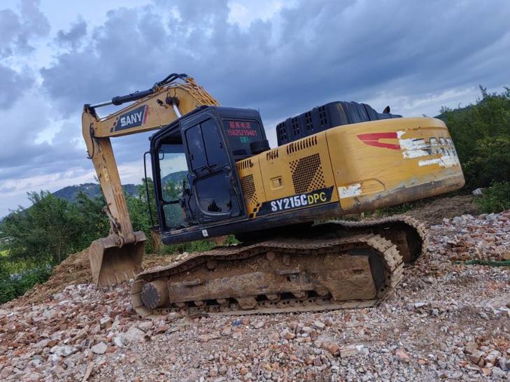 Buy Sany SY200C Plus Used Excavator / 1