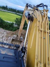 Buy Sany SY200C Plus Used Excavator / 8 Buy Sany SY200C Plus Used Excavator / 8