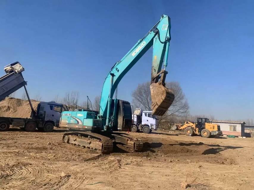 Buy Kobelco 200-8 Used Excavator / 6