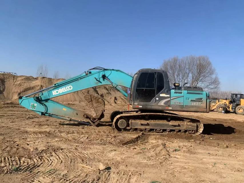 Buy Kobelco 200-8 Used Excavator / 4