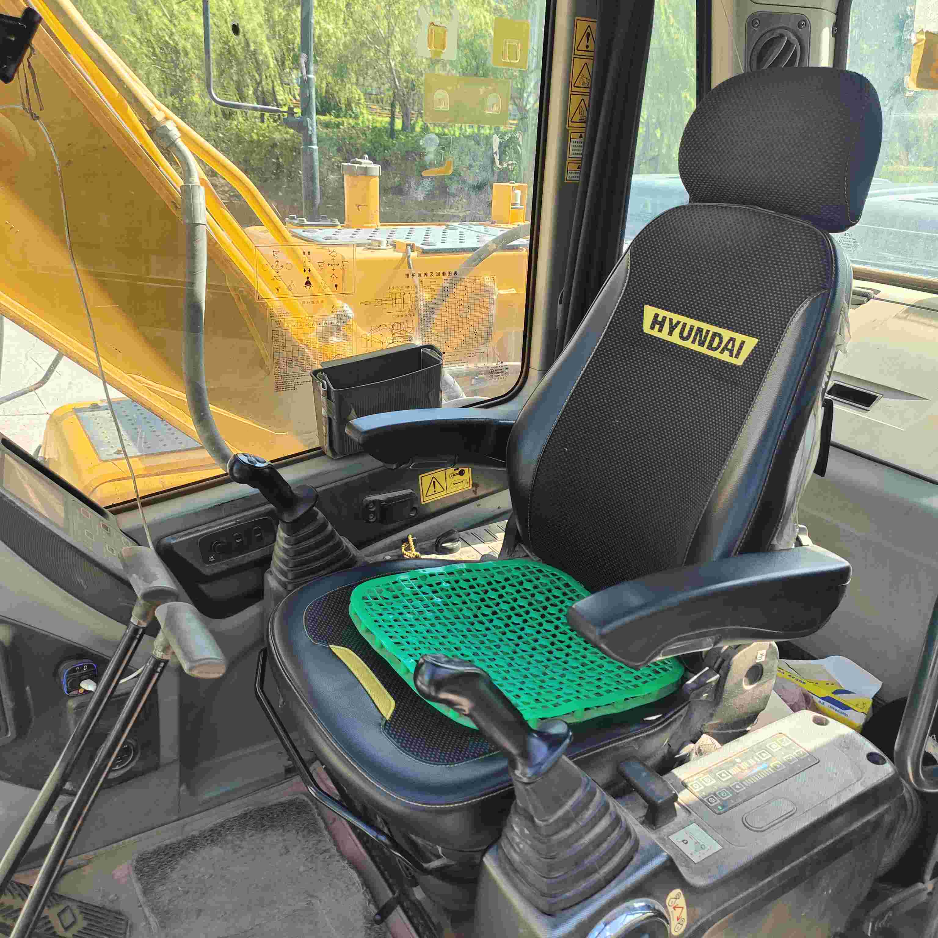Buy Hyundai 130LC-7 Used Excavator / 3 Buy Hyundai 130LC-7 Used Excavator / 3