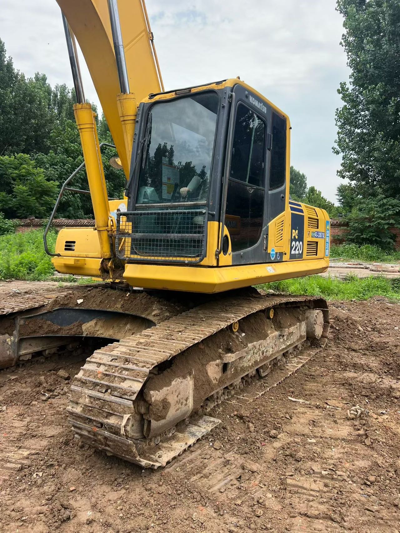 Buy Komatsu PC220-7 Used Excavator / 3