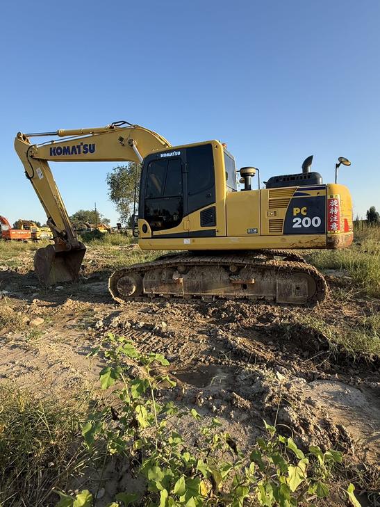 Buy Komatsu PC200-8N1 Used Excavator / 1