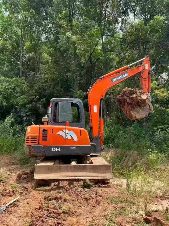 Buy Doosan 300LC-7 Used Excavator / 1