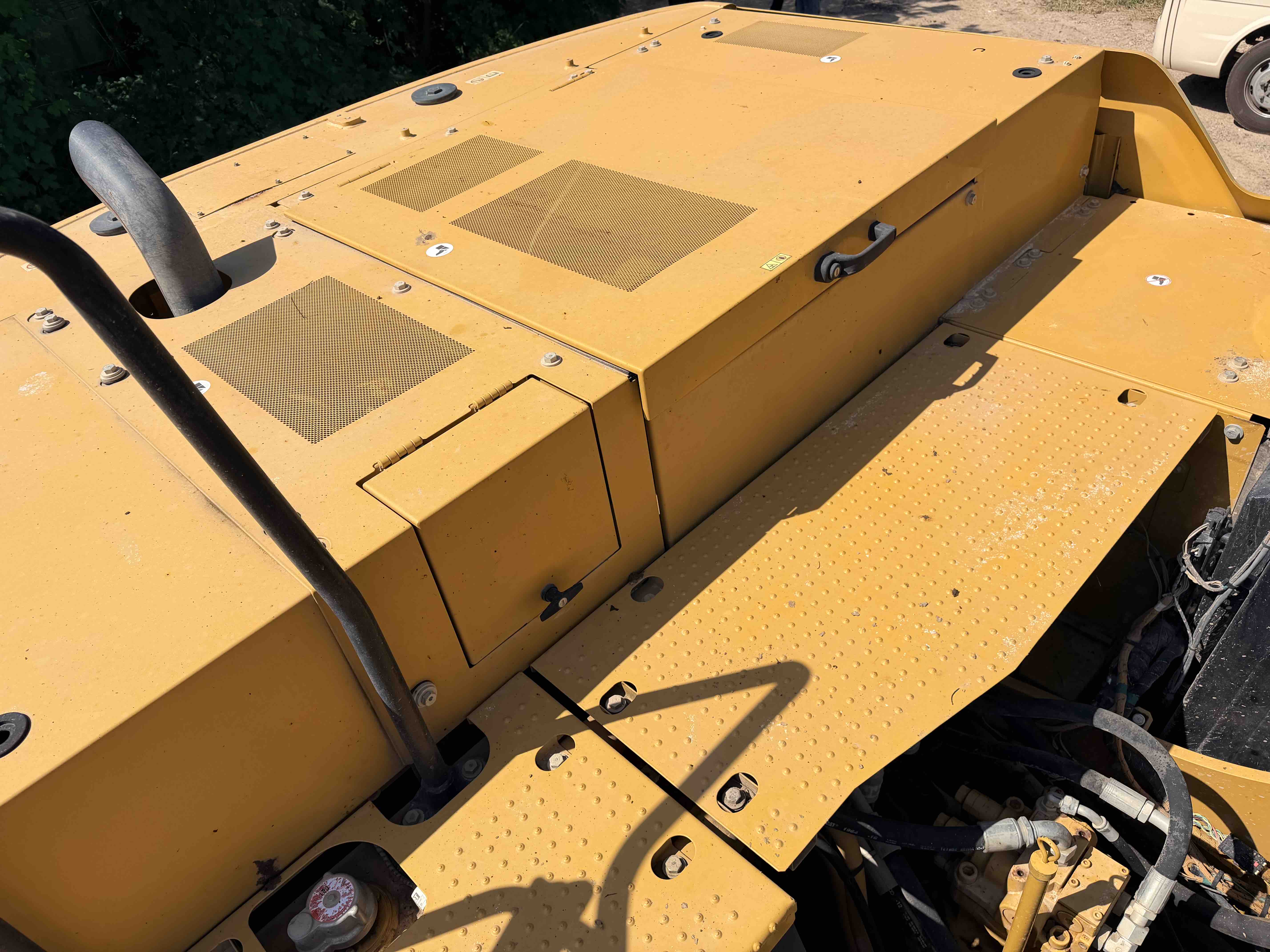 Buy Caterpillar 323D Used Excavator / 14