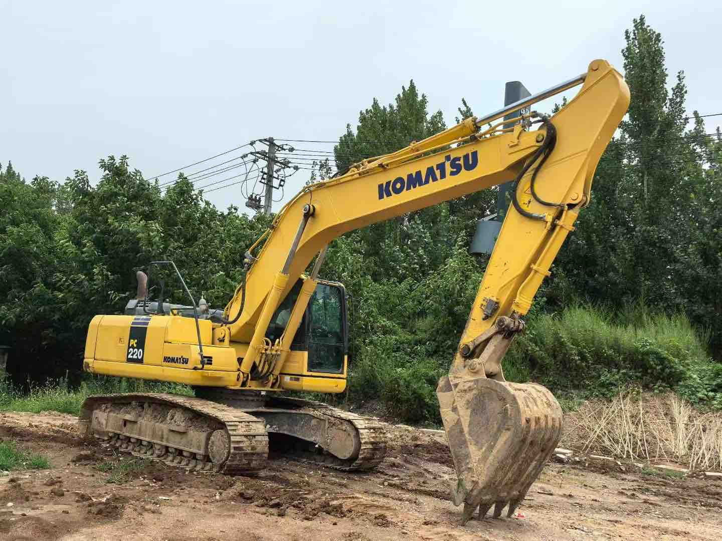 Buy Komatsu PC220-7 Used Excavator / 2