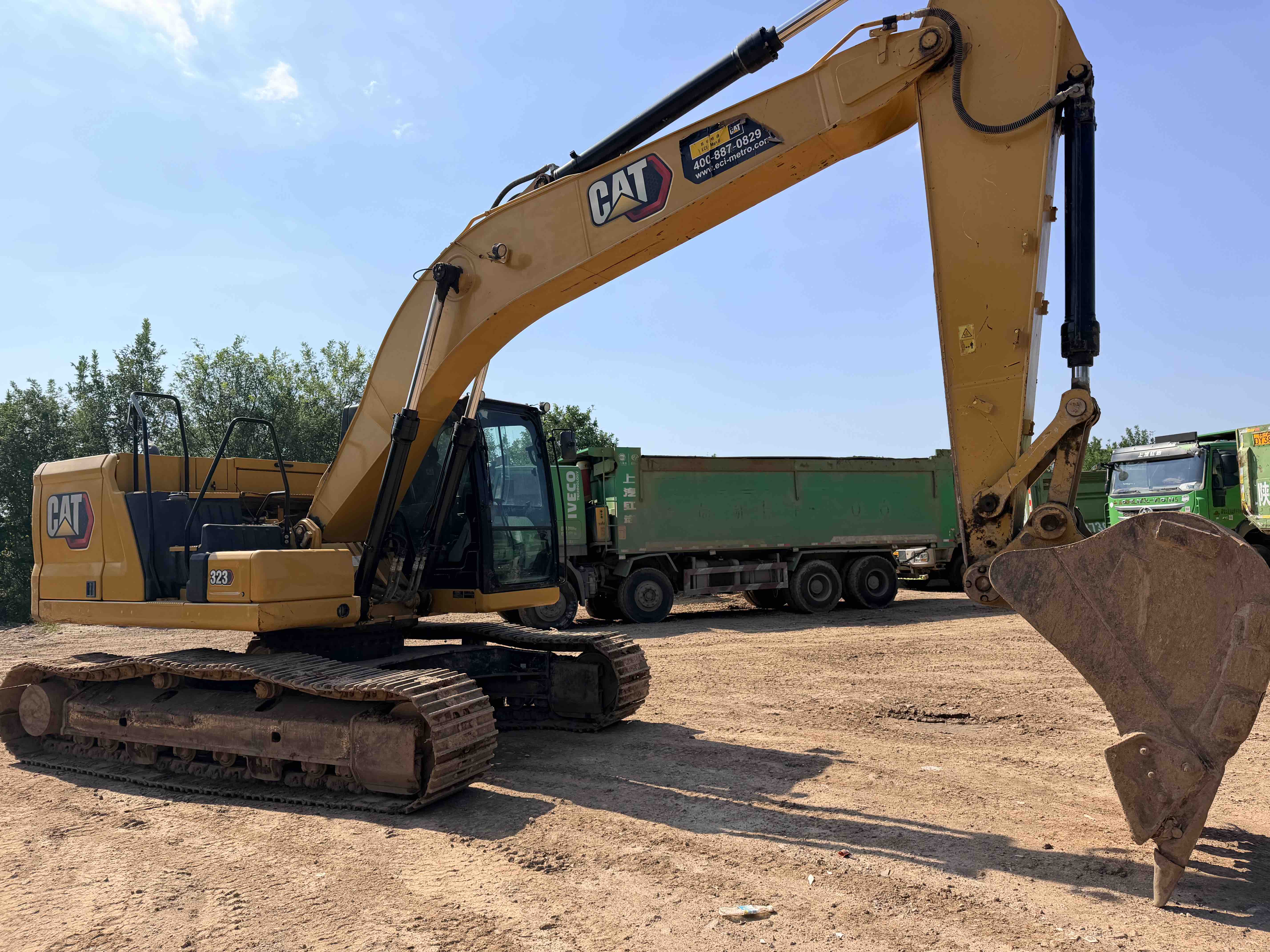 Buy Caterpillar 323D Used Excavator / 6
