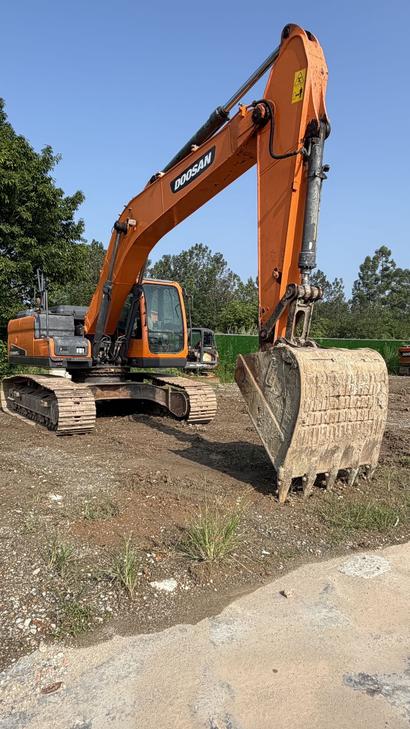 Buy Doosan DX220LC-9C ACE Used Excavator / 1