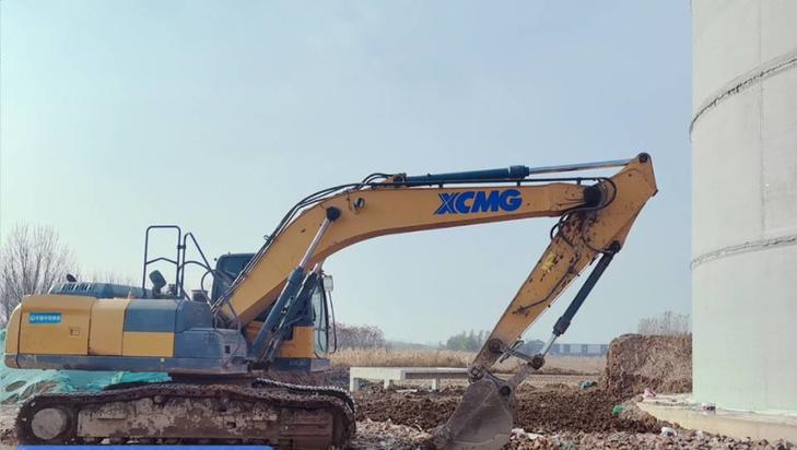 Buy XCMG XE900D Used Excavator / 1
