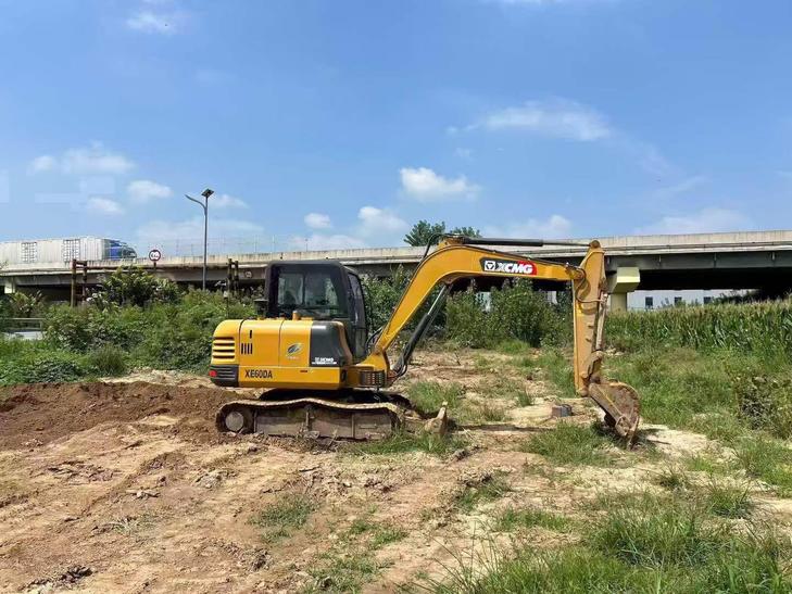 Buy XCMG XE60WA Used Excavator / 1