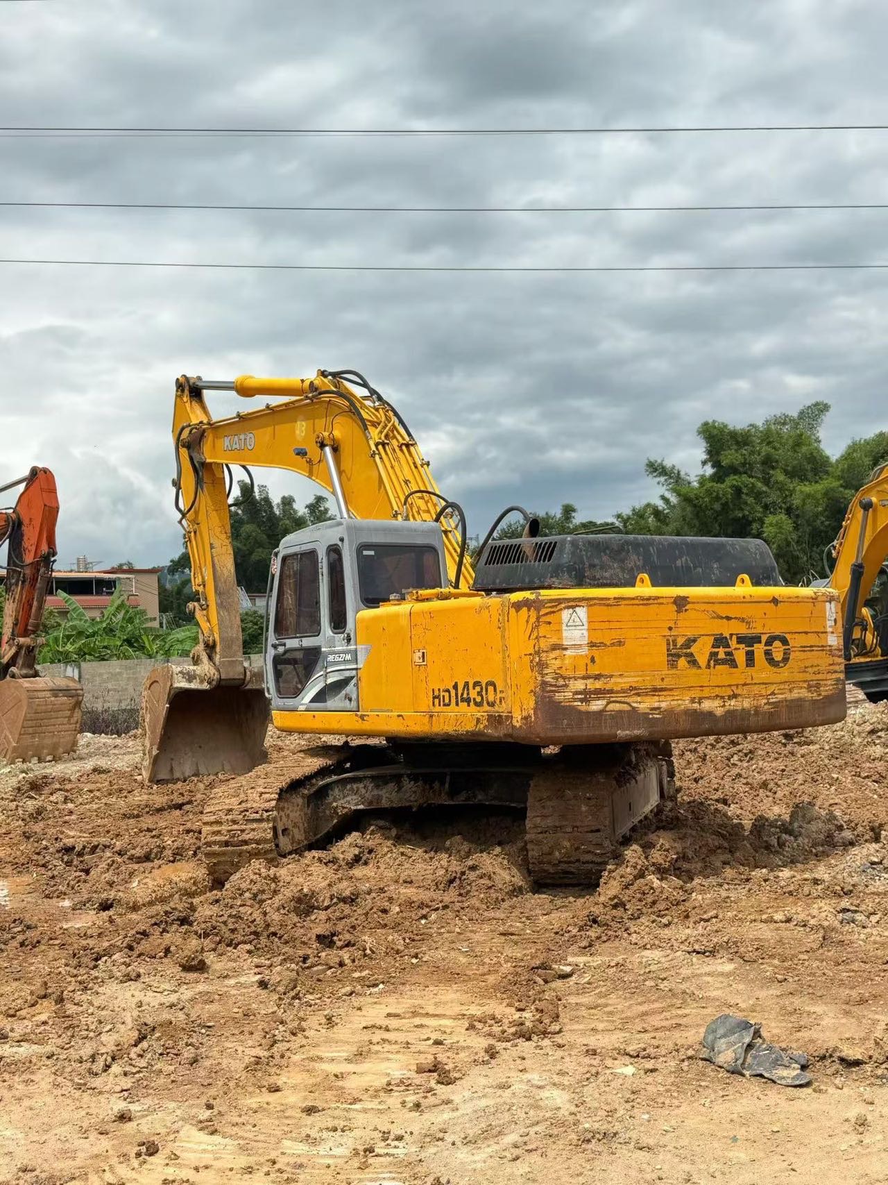 Buy Kato 430R Used Excavator / 3